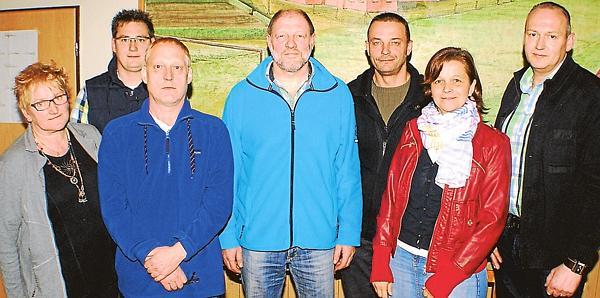 Der Vorstand des SV Mehrenkamp (von links): Elisabeth Quadmann-Roth, Thomas Meerjans, Martin Steffen, Willy Poschmann, Björn Eilers, Maria Eilers und Bernhard Norenbrock (Bild: Aloys Budde)